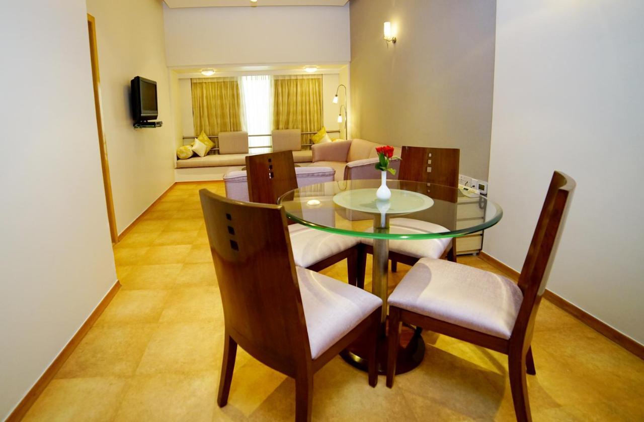 Hotel Kohinoor Continental,Airport Мумбаи Экстерьер фото