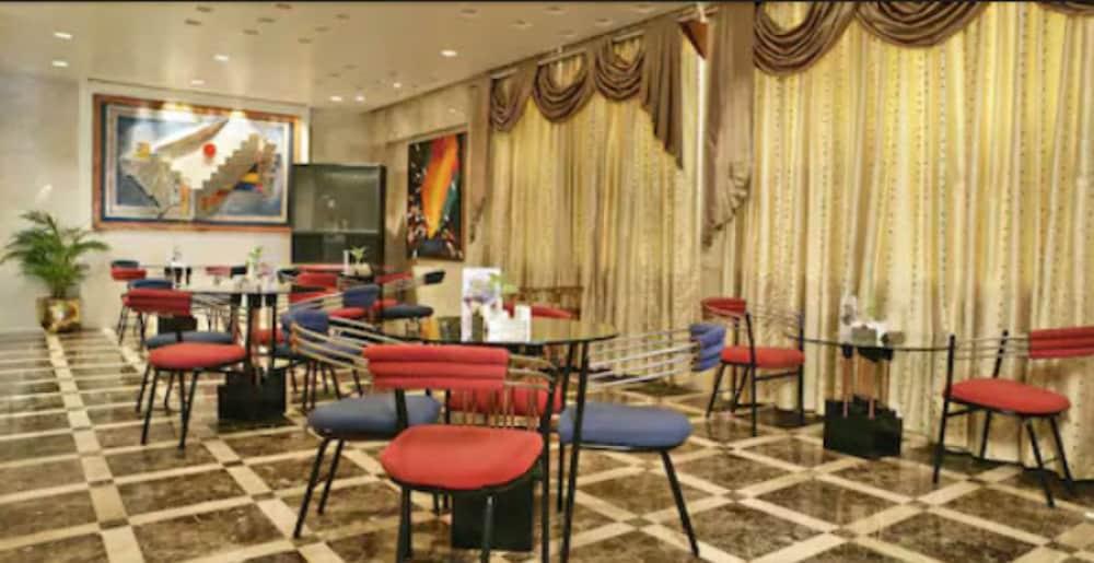 Hotel Kohinoor Continental,Airport Мумбаи Экстерьер фото
