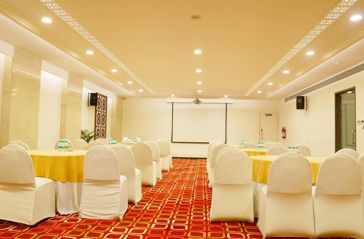 Hotel Kohinoor Continental,Airport Мумбаи Экстерьер фото