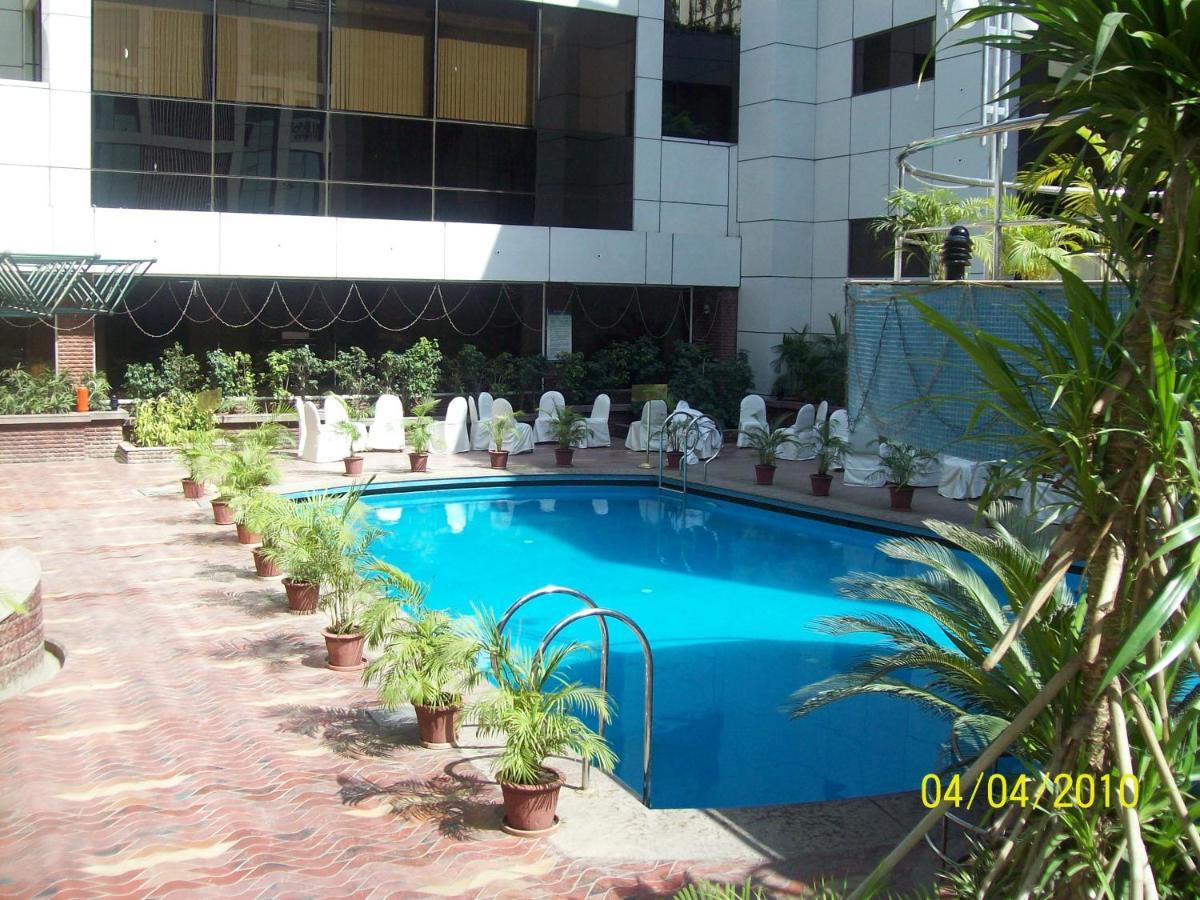 Hotel Kohinoor Continental,Airport Мумбаи Экстерьер фото