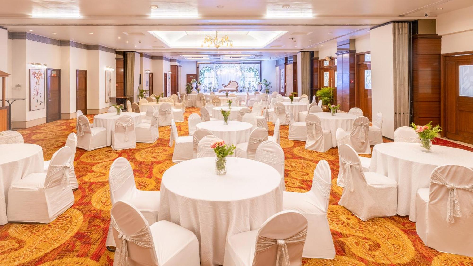 Hotel Kohinoor Continental,Airport Мумбаи Экстерьер фото