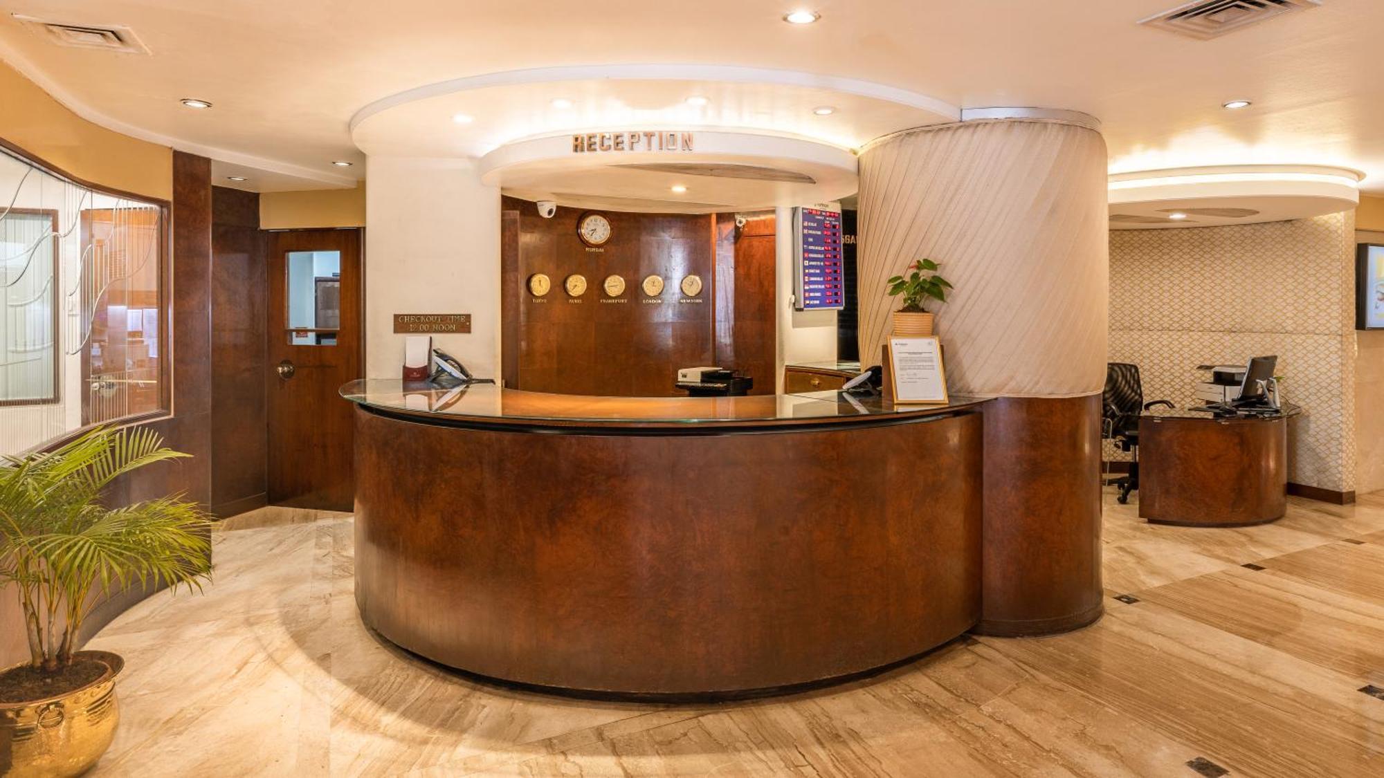 Hotel Kohinoor Continental,Airport Мумбаи Экстерьер фото