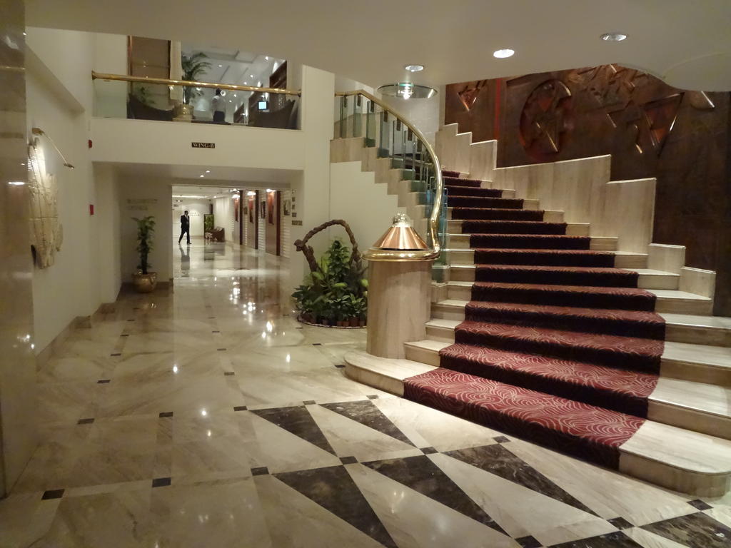 Hotel Kohinoor Continental,Airport Мумбаи Экстерьер фото