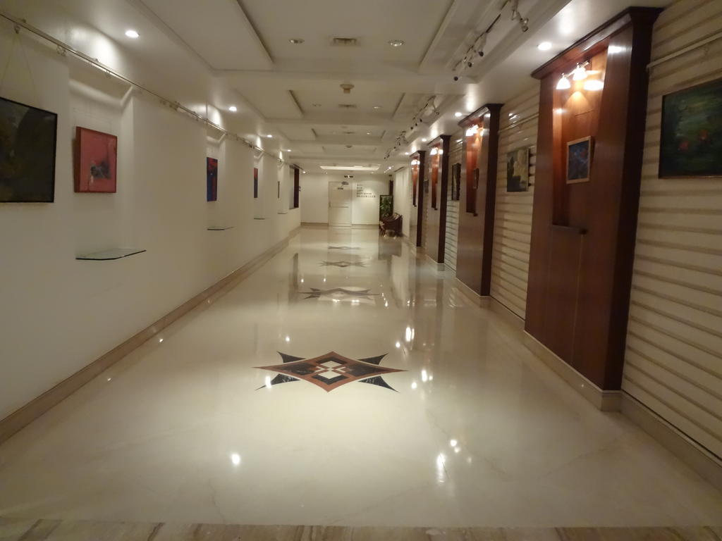 Hotel Kohinoor Continental,Airport Мумбаи Экстерьер фото