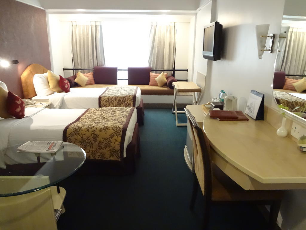Hotel Kohinoor Continental,Airport Мумбаи Экстерьер фото