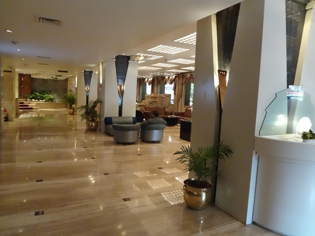 Hotel Kohinoor Continental,Airport Мумбаи Экстерьер фото